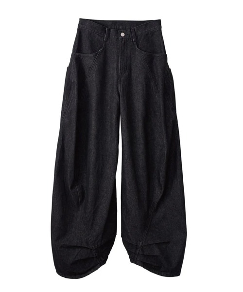 Knuth Marf(クヌースマーフ)の「tuck design denim pants(デニムパンツ・レディース・インディゴブルー/ブラック・XS/S)」の9枚目の写真