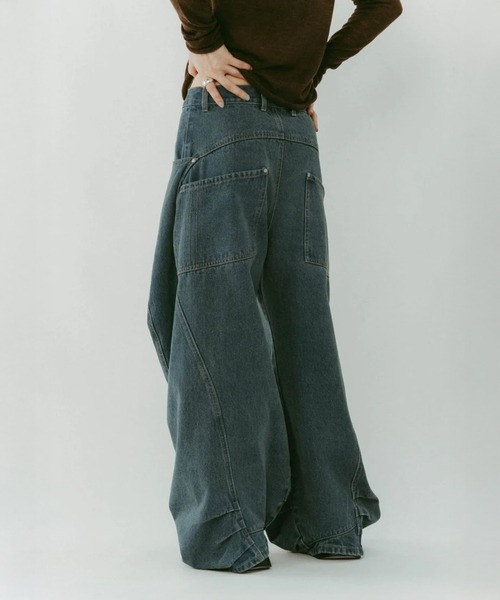 Knuth Marf(クヌースマーフ)の「tuck design denim pants(デニムパンツ・レディース・インディゴブルー/ブラック・XS/S)」の12枚目の写真