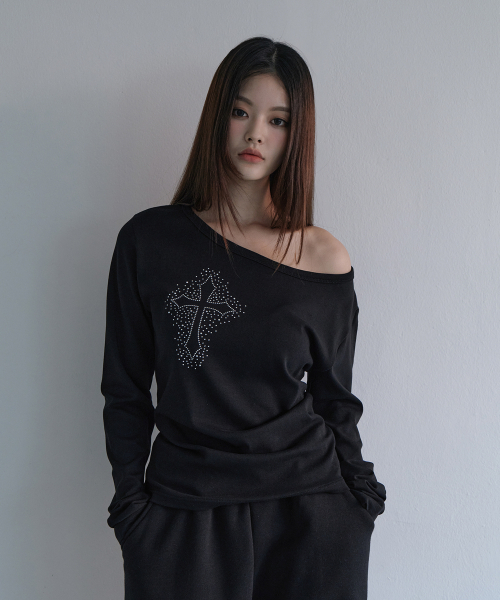 5OML(オーオーエムエル)の「クロスホットフィックスロングスリーブブラック(Tシャツ/カットソー・レディース・ブラック・FREE)」の1枚目の写真