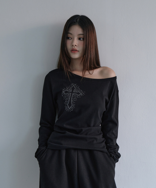5OML(オーオーエムエル)の「クロスホットフィックスロングスリーブブラック(Tシャツ/カットソー・レディース・ブラック・FREE)」の4枚目の写真