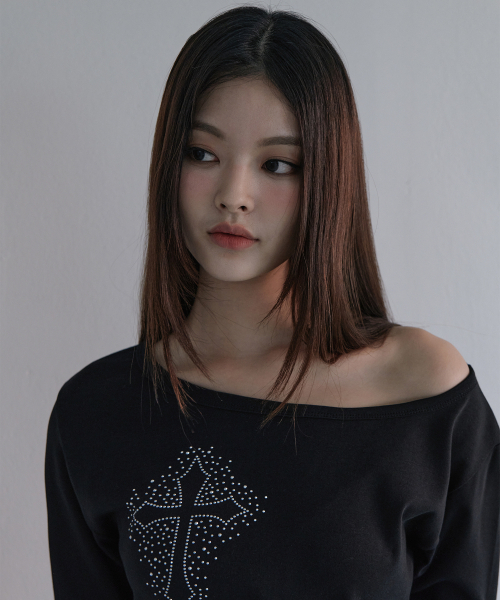 5OML(オーオーエムエル)の「クロスホットフィックスロングスリーブブラック(Tシャツ/カットソー・レディース・ブラック・FREE)」の2枚目の写真