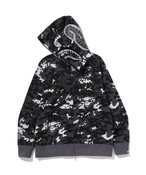 A BATHING APE（アベイシングエイプ）の「MULTI PIXEL CAMO SHARK REGULAR FIT FULL ZIP HOODIE（パーカー・メンズ・グリーン/ブラック・MEDIUM/X-LARGE/SMALL/XX-LARGE/LARGE）」の3枚目の写真