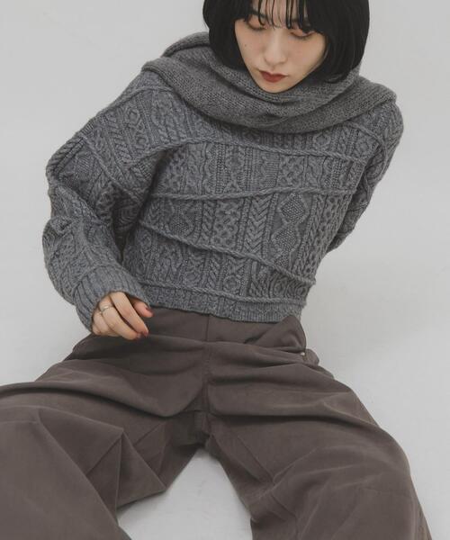 KBF（ケイビーエフ）の「MIXケーブルショートニット（ニット/セーター・レディース・グレー/ベージュ/ブラウン・ONE）」の2枚目の写真