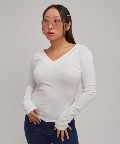SALON DE YOHN(サロンドヨーン)の「V-neck Basic T_ White(Tシャツ/カットソー・レディース・その他・MEDIUM/LARGE/SMALL)」の1枚目の写真