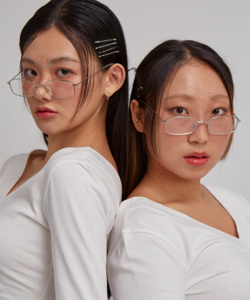 SALON DE YOHN(サロンドヨーン)の「V-neck Basic T_ White(Tシャツ/カットソー・レディース・その他・MEDIUM/LARGE/SMALL)」の3枚目の写真