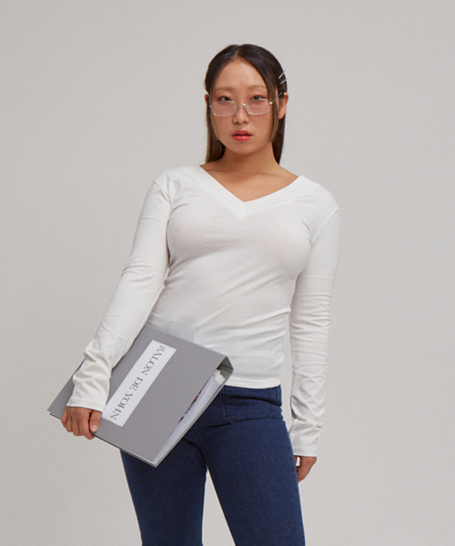 SALON DE YOHN(サロンドヨーン)の「V-neck Basic T_ White(Tシャツ/カットソー・レディース・その他・MEDIUM/LARGE/SMALL)」の5枚目の写真