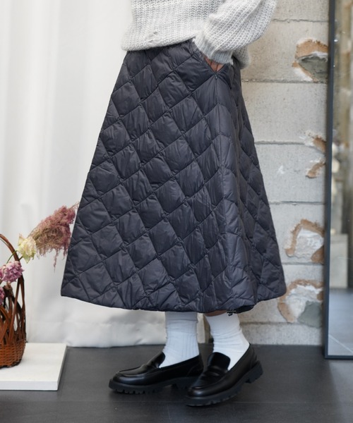 TAION(タイオン)の「TAION / タイオン CITY DOWN SKIRT (TAION-W151SKCI) レディース シティ ダウンスカート(スカート・レディース・ベージュ/ダークネイビー/ブラック/チャコールグレー・LARGE/X-LARGE)」の2枚目の写真