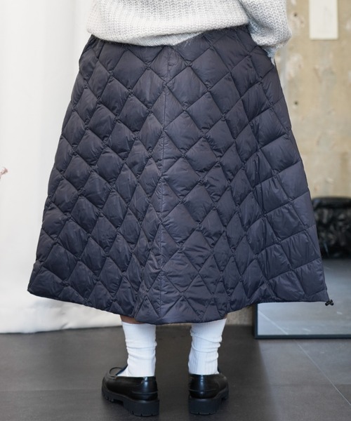 TAION(タイオン)の「TAION / タイオン CITY DOWN SKIRT (TAION-W151SKCI) レディース シティ ダウンスカート(スカート・レディース・ベージュ/ダークネイビー/ブラック/チャコールグレー・LARGE/X-LARGE)」の11枚目の写真