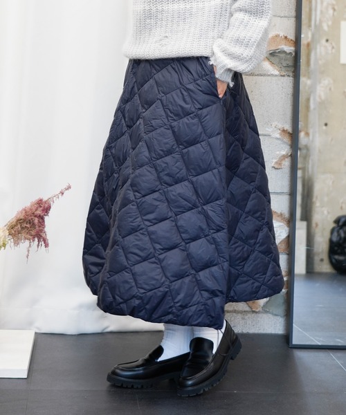 TAION(タイオン)の「TAION / タイオン CITY DOWN SKIRT (TAION-W151SKCI) レディース シティ ダウンスカート(スカート・レディース・ベージュ/ダークネイビー/ブラック/チャコールグレー・LARGE/X-LARGE)」の6枚目の写真
