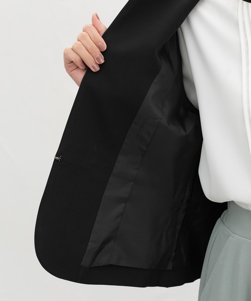 Honeys（ハニーズ）の「【ストレッチ・ウォッシャブル・イージーケア】ノーカラージャケット（ノーカラージャケット・レディース・ダークベージュ/ネイビー/ライトグレー系2/ライトグレー系1/ブラック・3L/L/LL/M/S）」の12枚目の写真