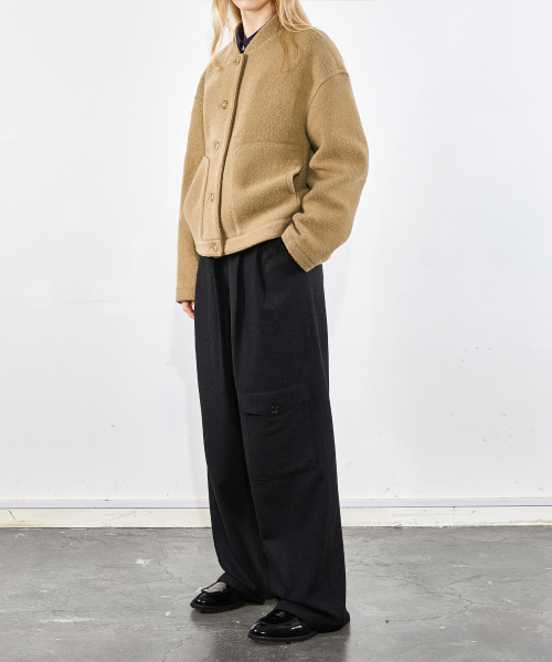 VOYONN(ボヨン)の「ボンバージャケットウールリングベージュ0084(チェスターコート・レディース・Beige・LARGE/MEDIUM)」の2枚目の写真