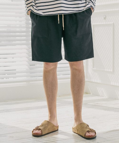 PAPERBOY(ペーパーボーイ)の「リネンクラシックハーフパンツ-ブラック(その他パンツ・レディース・ブラック・SMALL)」の1枚目の写真
