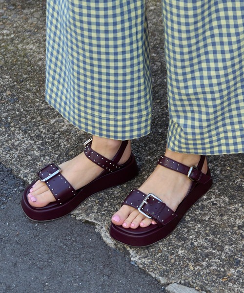 MAISON SPECIAL（メゾンスペシャル）の「Studded Wide Belt Sandals/スタッズワイドベルトサンダル（サンダル・レディース・ボルドー/ブラック・38/37/36）」の3枚目の写真
