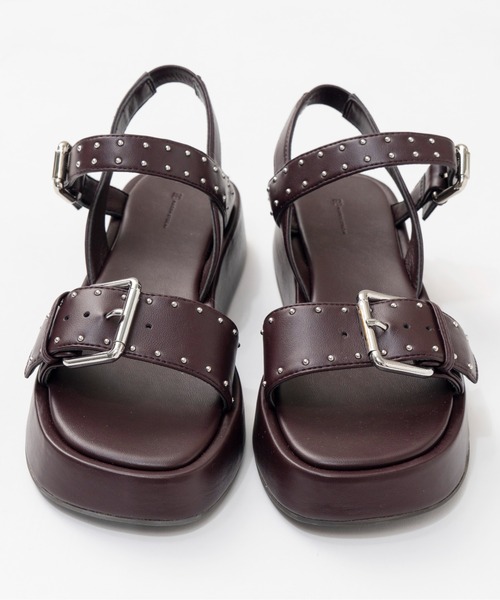 MAISON SPECIAL（メゾンスペシャル）の「Studded Wide Belt Sandals/スタッズワイドベルトサンダル（サンダル・レディース・ボルドー/ブラック・38/37/36）」の7枚目の写真
