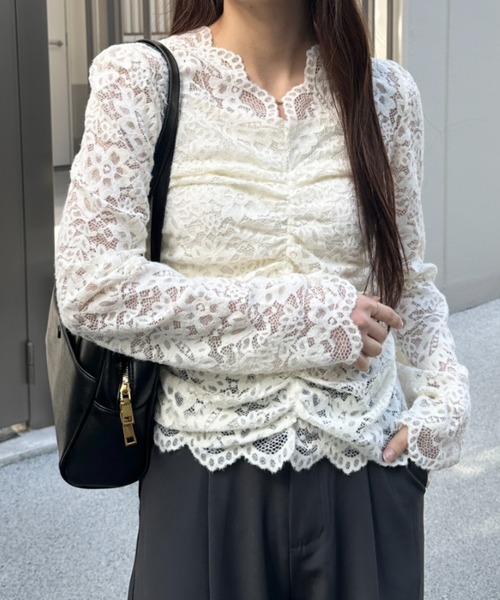MYMOOD.(マイムード)の「花柄レースVネックカットソー(Tシャツ/カットソー・レディース・アイボリー/ブラック・FREE)」の3枚目の写真
