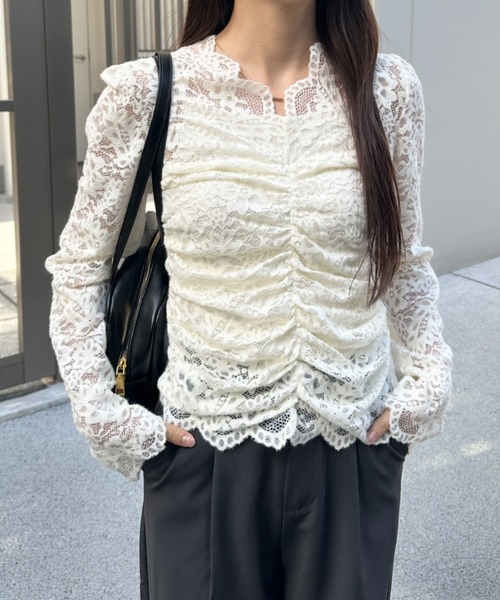 MYMOOD.(マイムード)の「花柄レースVネックカットソー(Tシャツ/カットソー・レディース・アイボリー/ブラック・FREE)」の4枚目の写真
