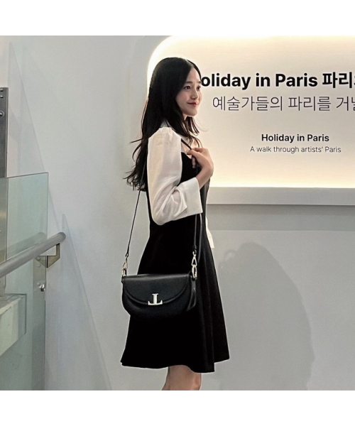 LYUNANLYUNA(ルナエヌルナ)の「Rune 5 Way Women's Saddle Leather Crossbody Bag(メッセンジャーバッグ・レディース・ブラック/グリーン/アイボリー/ダークグレー/タン/ライトピンク・FREE)」の11枚目の写真