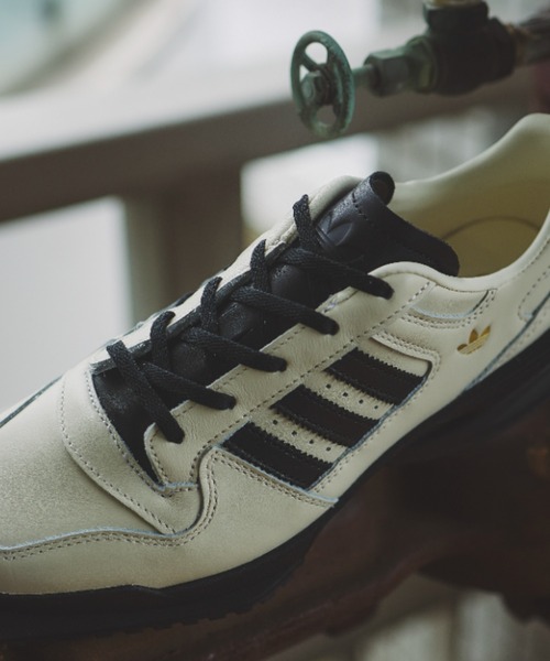 FORUM SQ W JR9744（スニーカー）｜adidas（アディダス）の