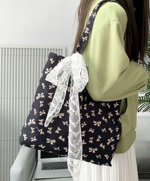 meJane（ミージェーン）の「リボン柄＆ドット柄レースアクセント トートバッグ（トートバッグ・レディース・ホワイト系/ブラック系・FREE）」の7枚目の写真