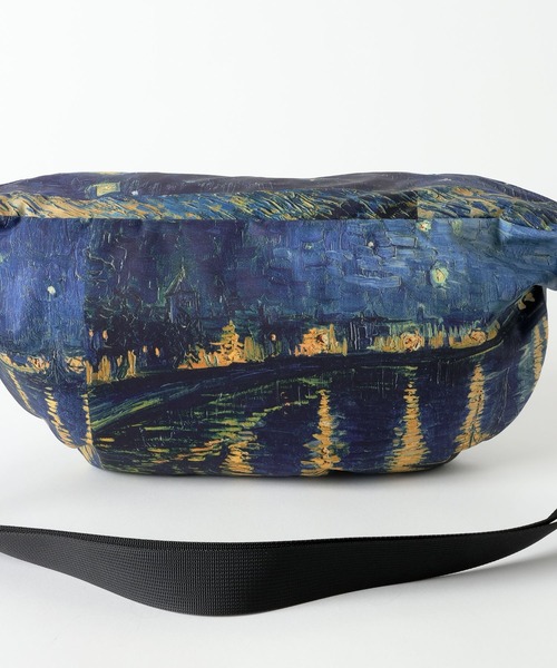 LAKOLE（ラコレ）の「【ラコレ アート】総柄ボディバッグ / 640169（ボディバッグ/ウエストポーチ・メンズ・ベージュ/ネイビー・FREE）」の11枚目の写真