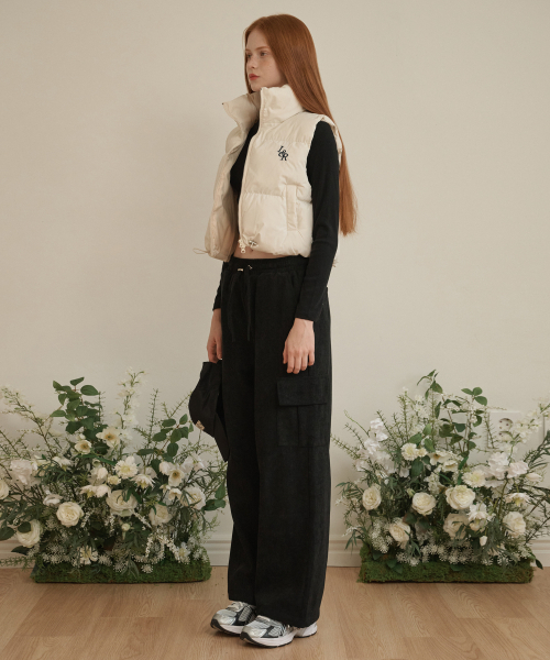 LOSSYROW（ロッシロー）の「Corduroy banding cargo pants Black（スウェットパンツ・レディース・ブラック・FREE）」の4枚目の写真