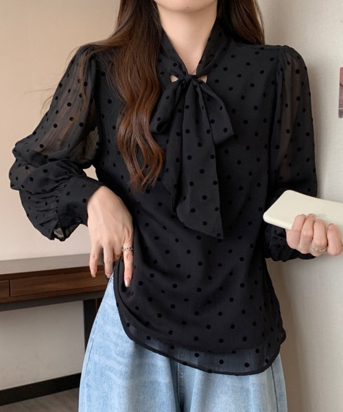 ONEP STAR(ワンピスター)の「ドット柄×リボンタイ付きブラウス(シャツ/ブラウス・レディース・ベージュ/ブラック・LARGE/XX-LARGE/X-LARGE)」の1枚目の写真