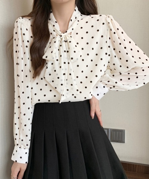 ONEP STAR(ワンピスター)の「ドット柄×リボンタイ付きブラウス(シャツ/ブラウス・レディース・ベージュ/ブラック・LARGE/XX-LARGE/X-LARGE)」の4枚目の写真