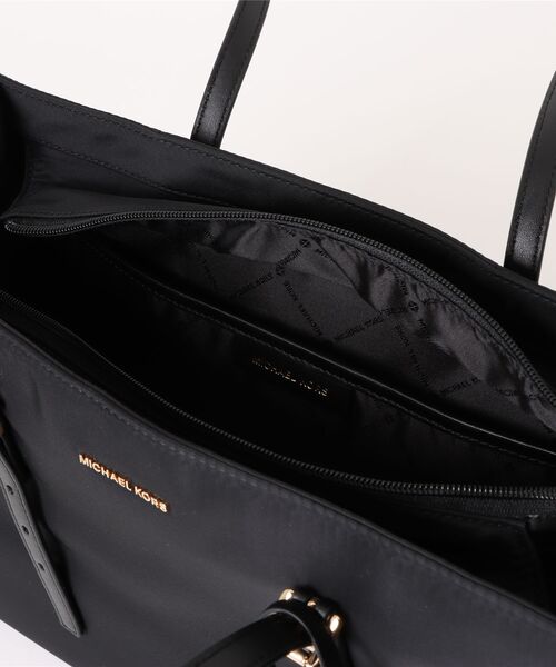 MICHAEL KORS(マイケルコース)の「ZADIE EW トップジップ トート ミディアム(トートバッグ・レディース・ブラック・FREE)」の6枚目の写真
