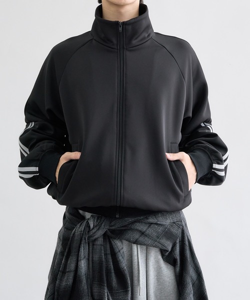 EPNK(イーピーエヌケー)の「Double Line Truck Jacket / ダブルライントラックジャケット(ジャージ・メンズ・ライトグレー/ブラック・LARGE/MEDIUM/SMALL)」の2枚目の写真