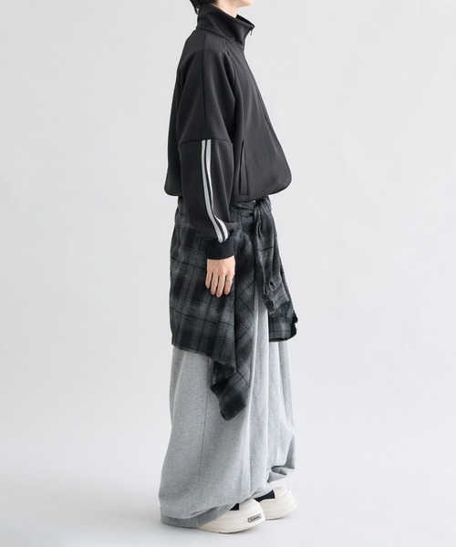 EPNK(イーピーエヌケー)の「Double Line Truck Jacket / ダブルライントラックジャケット(ジャージ・メンズ・ライトグレー/ブラック・LARGE/MEDIUM/SMALL)」の18枚目の写真