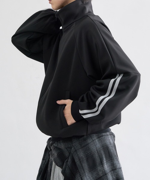EPNK(イーピーエヌケー)の「Double Line Truck Jacket / ダブルライントラックジャケット(ジャージ・メンズ・ライトグレー/ブラック・LARGE/MEDIUM/SMALL)」の8枚目の写真