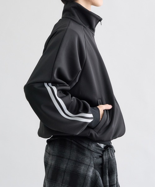 EPNK(イーピーエヌケー)の「Double Line Truck Jacket / ダブルライントラックジャケット(ジャージ・メンズ・ライトグレー/ブラック・LARGE/MEDIUM/SMALL)」の11枚目の写真
