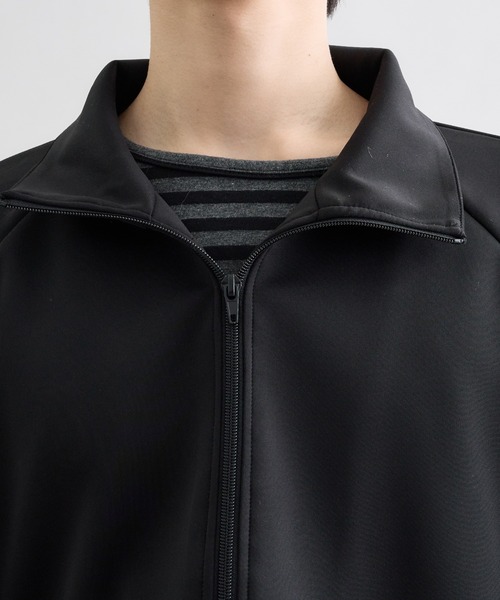 EPNK(イーピーエヌケー)の「Double Line Truck Jacket / ダブルライントラックジャケット(ジャージ・メンズ・ライトグレー/ブラック・LARGE/MEDIUM/SMALL)」の5枚目の写真