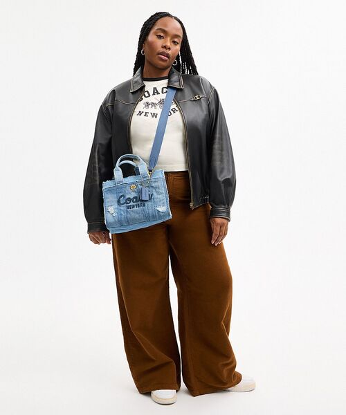COACH(コーチ)の「カーゴ トート バッグ 26・リパーパス デニム パッチワーク(トートバッグ・レディース・ブルー系その他・ONE)」の10枚目の写真