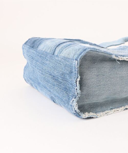 COACH(コーチ)の「カーゴ トート バッグ 26・リパーパス デニム パッチワーク(トートバッグ・レディース・ブルー系その他・ONE)」の3枚目の写真