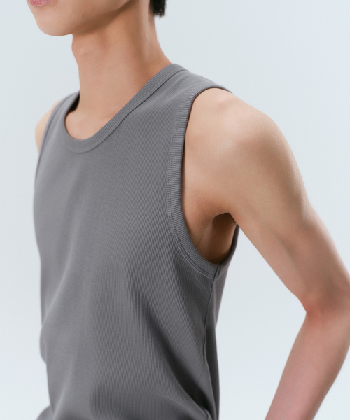 MUSINSA STANDARD（ムシンサスタンダード）の「エッセンシャルタンクトップ [グレー]（Tシャツ/カットソー・メンズ・その他・SMALL/MEDIUM/LARGE/X-LARGE/XX-LARGE/XXX-LARGE）」の4枚目の写真