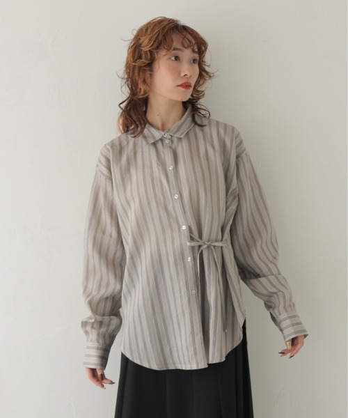 CLEIO（クレイオ）の「【CLEIO】STRIPE WAIST RIBBON SHIRT/ストライプウエストリボンシャツ（シャツ/ブラウス・レディース・チャコールグレー/アイボリー/サックスブルー・FREE）」の21枚目の写真