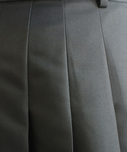 31 Sons de mode（トランテアン　ソン　ドゥ　モード）の「2026春夏新作 ベルト付きプリーツミディスカート（スカート・レディース・ベージュ/チャコールグレー/キャメル・M/S）」の17枚目の写真