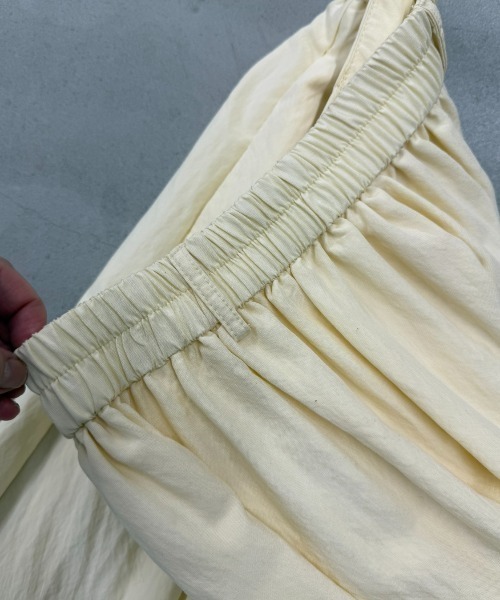 DRWCYS(ドロシーズ)の「カラーボリュームギャザースカート(スカート・レディース・イエロー/ブラック/オフホワイト・FREE)」の22枚目の写真