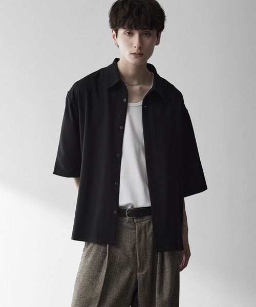 RUUBON（ルーボン）の「【RUUBON】airy half sleeve box shirt/エアリーハーフスリーブボックスシャツ（シャツ/ブラウス・メンズ・ブラック/ホワイト系1・S/M/L）」の2枚目の写真