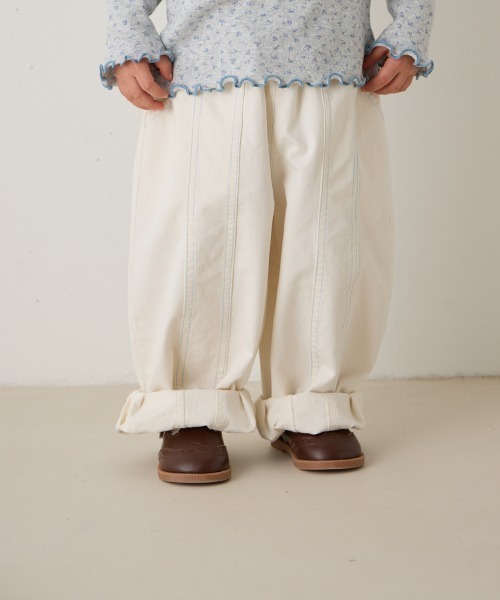 riziere（リジェール）の「センターダブルシーム配色ステッチパンツ（その他パンツ・キッズ・ブラック/オフホワイト/グレー/ベージュ・120/110/100/90/150/140/130）」の2枚目の写真
