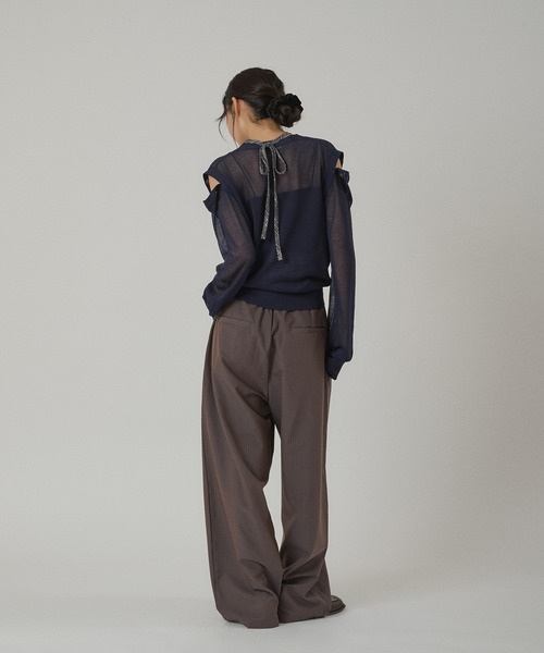 MUHET（ミュエータ）の「stripe wide-leg trouser with belt / ベルト付きストライプスラックスパンツ（スラックス・レディース・ブラウン/チャコールグレー・SMALL/MEDIUM/LARGE）」の7枚目の写真