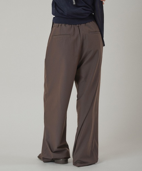 MUHET（ミュエータ）の「stripe wide-leg trouser with belt / ベルト付きストライプスラックスパンツ（スラックス・レディース・ブラウン/チャコールグレー・SMALL/MEDIUM/LARGE）」の4枚目の写真