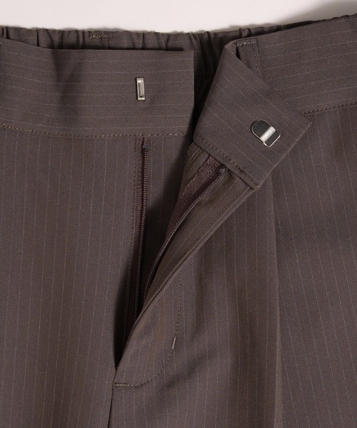 MUHET（ミュエータ）の「stripe wide-leg trouser with belt / ベルト付きストライプスラックスパンツ（スラックス・レディース・ブラウン/チャコールグレー・SMALL/MEDIUM/LARGE）」の15枚目の写真