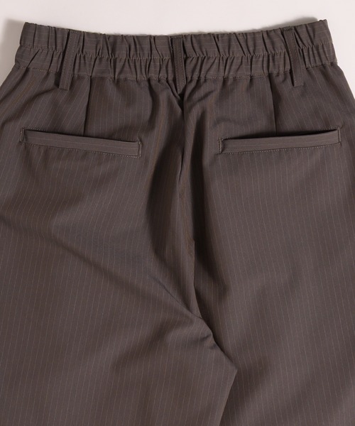 MUHET（ミュエータ）の「stripe wide-leg trouser with belt / ベルト付きストライプスラックスパンツ（スラックス・レディース・ブラウン/チャコールグレー・SMALL/MEDIUM/LARGE）」の16枚目の写真