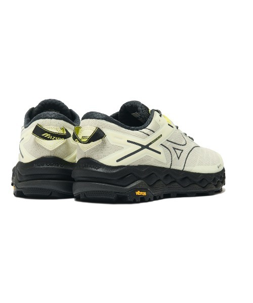 MIZUNO(ミズノ )の「MIZUNO WAVE MUJIN LS GTX(ミズノ ウェーブムジンLS GTX)(スニーカー・メンズ・ベージュ系/ブルー系・25.5cm/26cm/26.5cm/27cm/27.5cm/28cm/28.5cm/29cm/30cm/24.5cm/24cm/23cm/23.5cm/29.5cm/25cm)」の3枚目の写真
