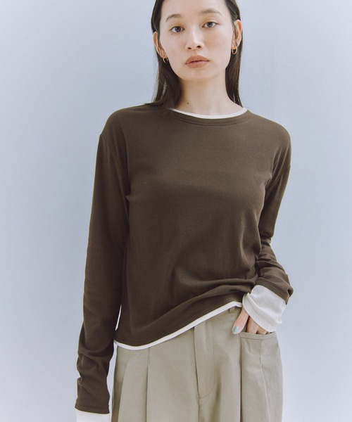 Obis&(オビスアンド)の「レイヤード風シアーカットソーロンT(Tシャツ/カットソー・レディース・オフホワイト/ブラウン/チャコール・FREE)」の8枚目の写真