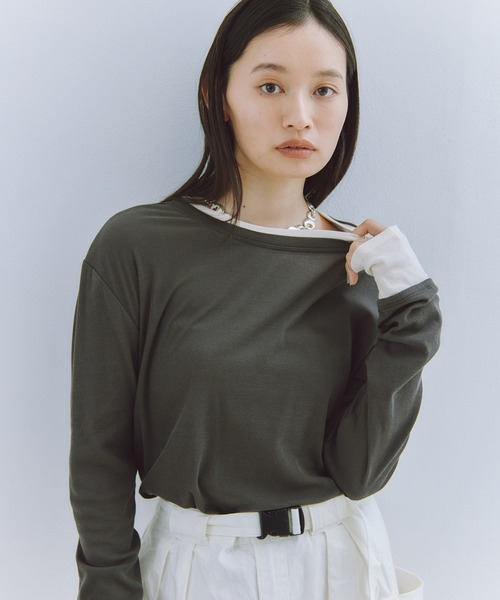 Obis&(オビスアンド)の「レイヤード風シアーカットソーロンT(Tシャツ/カットソー・レディース・オフホワイト/ブラウン/チャコール・FREE)」の7枚目の写真