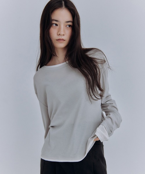 Obis&(オビスアンド)の「レイヤード風シアーカットソーロンT(Tシャツ/カットソー・レディース・オフホワイト/ブラウン/チャコール・FREE)」の12枚目の写真