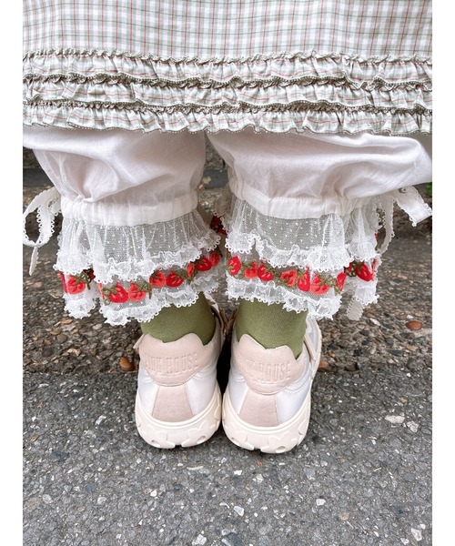 PINK HOUSE（ピンクハウス）の「フラワーモチーフ付きベルクロスニーカー（スニーカー・レディース・ブルーグレー/ブラック/ピンク/シャンパン・LARGE/MEDIUM/SMALL）」の7枚目の写真